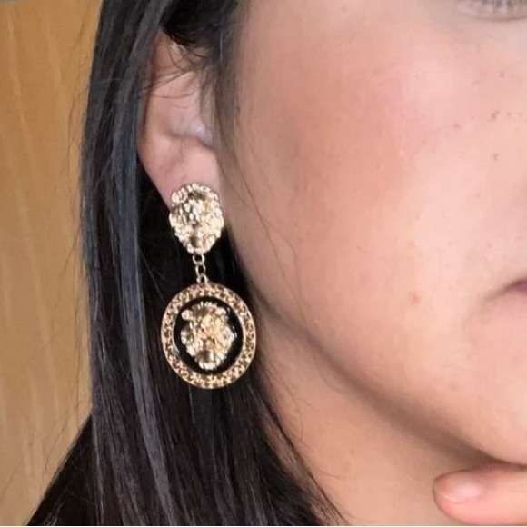 90’s Style Glam Gold & Black Lionhead Door Knocker Statement Earrings - Picture 10 of 13